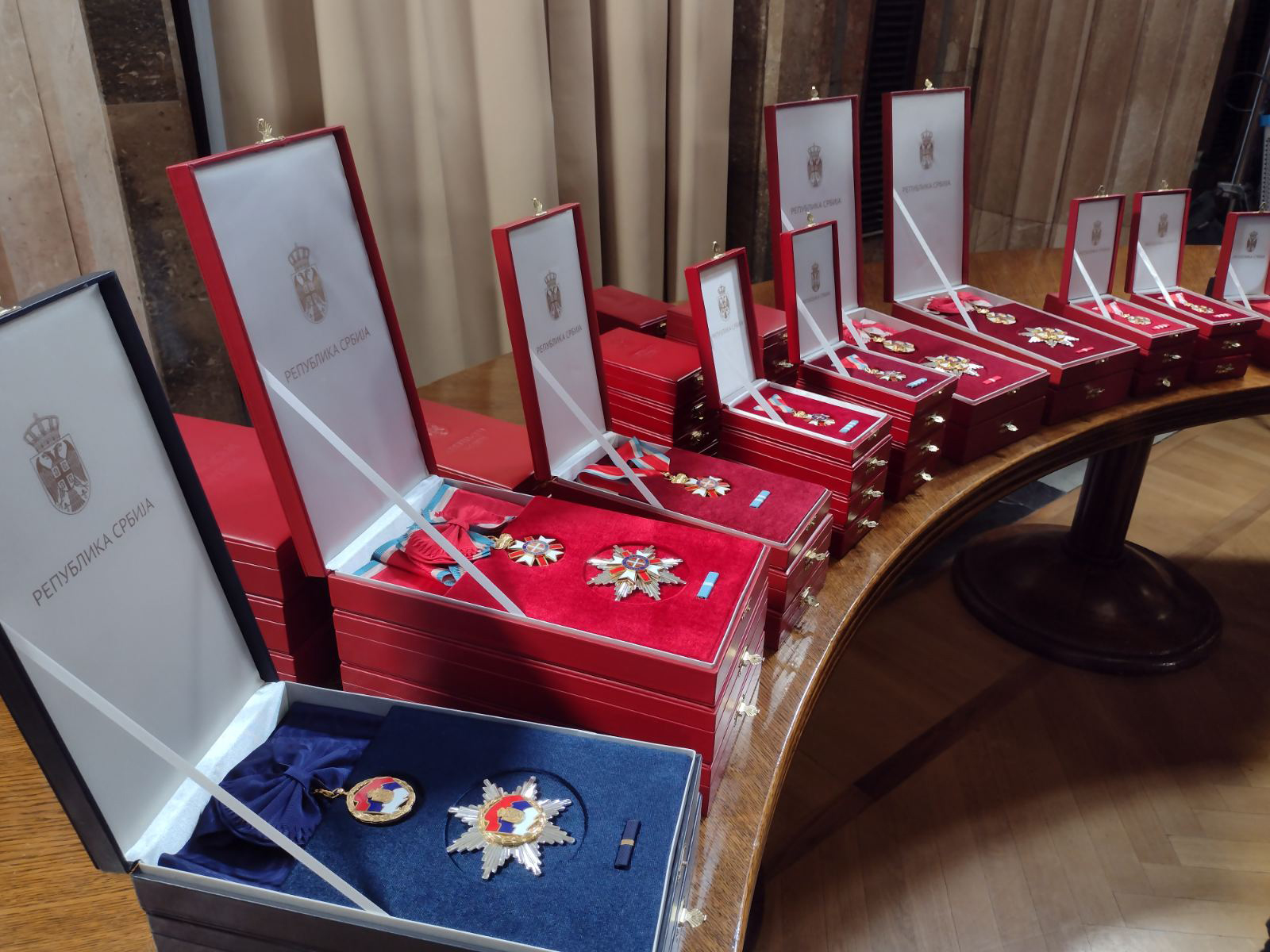 SRBIJA NE ZABORAVLJA PRIJATELJE Ordenje za Mihu, Ristovskog, Cicovića: Ovo su odlikovani povodom Dana državnosti