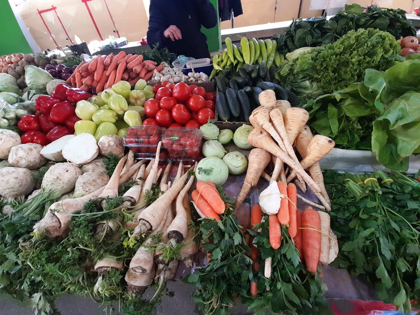 ZA MNOGE PRESKUPO Pogledajte cijene voća i povrća na banjalučkoj Tržnici