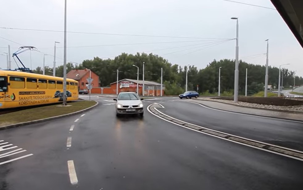 ZNATE LI ŠTA JE „TURBO“ KRUŽNI TOK? Ako bi ovo uveli kod nas, tek bi onda nastao haos! Novo prilagođavanje
