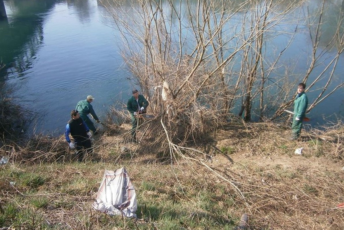 DRŽAVI JE SKUPLJE DA LEŽE U ĆELIJAMA Zatvorsku kaznu 16 osuđenika zamijenilo društveno korisnim radom