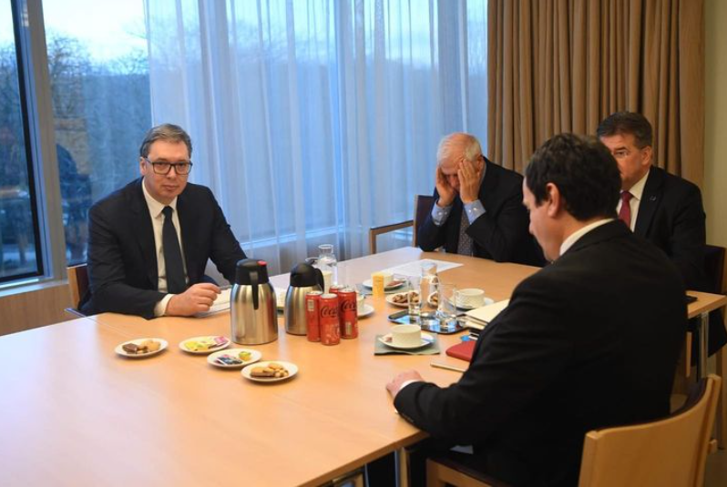 "TEŽAK SASTANAK! NEMA PREDAJE" Oglasio se Aleksandar Vučić sa trilateralnog sastanka u Briselu