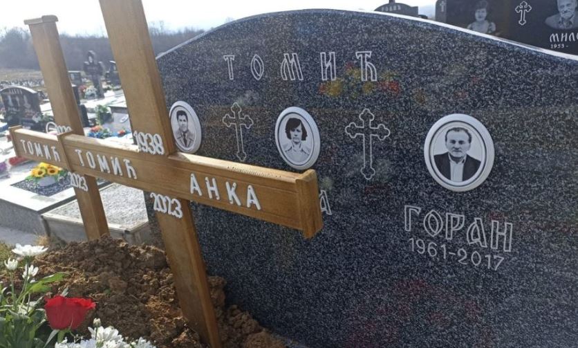 LJUBAV ZA ČITAV ŽIVOT IPAK POSTOJI! Supružnici iz Prijedora nakon 60 godina braka preminuli na isti dan