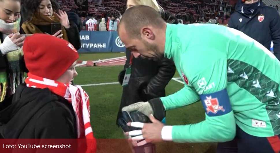 PREDIVAN GEST ZVEZDINOG GOLMANA Ranjeni dječak sa KiM došao na Marakanu, Borjan ga iznenadio poklonom (VIDEO)