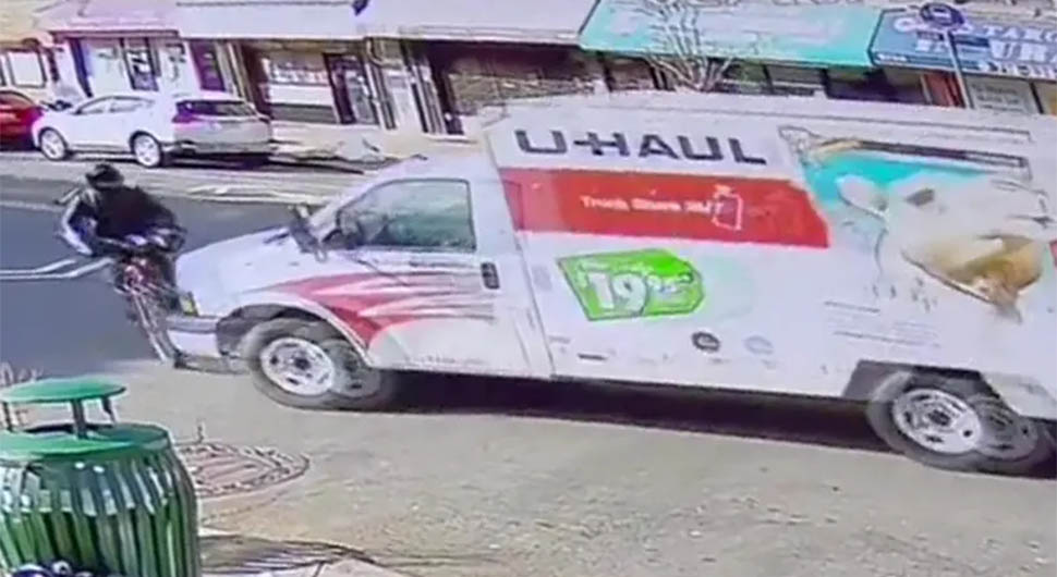 ZASTRAŠUJUĆI SNIMCI IZ NJUJORKA Bježao od policije pa kombijem gazio pješake