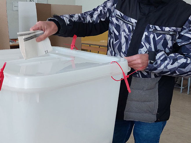 PRIJEVREMENI IZBORI POKAZALI SVE Građani umorni i od politike i loših kandidata