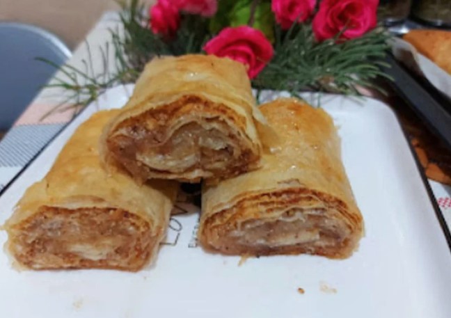BRZO I PREUKUSNO Sočna šuškava pita sa jabukama i čokoladom