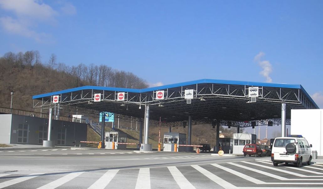 HOROR KOD ZVORNIKA Na parkingu Carinskog terminala u Karakaju pronađen mrtav Moldavac
