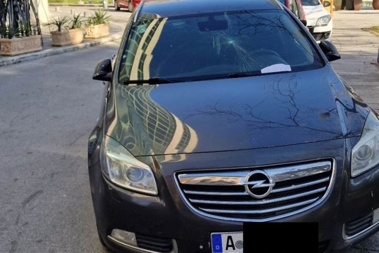NESVAKIDAŠNJA SCENA U MOSTARU Parkirao na trotoar auto stranih tablica pa ga dočekala zanimljiva poruka (FOTO)