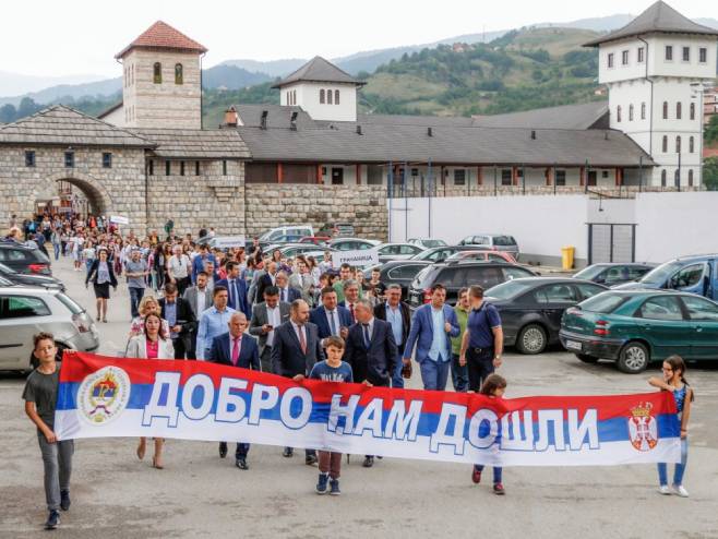 NA LJETO NAM STIŽU MALIŠANI SA KOSMETA Nevesinje prvi put u projektu spajanja djece, dolazi 46 učenika sa KiM