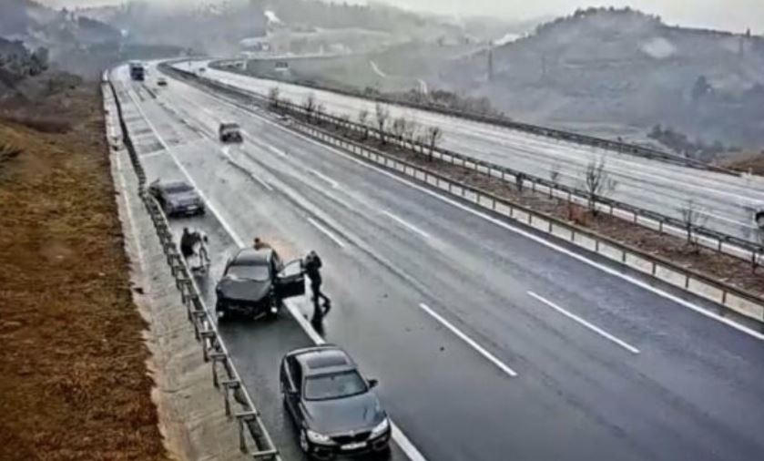 (UZNEMIRUJUĆI VIDEO) UŽASAN SUDAR: U stravičnoj nesreći poginula mlada odbojkašica