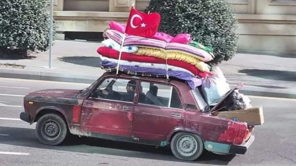 "ZNAM TAJ OSJEĆAJ" Živi u trošnoj kući, stari auto napunio stvarima i otišao da pomaže Turcima (FOTO)
