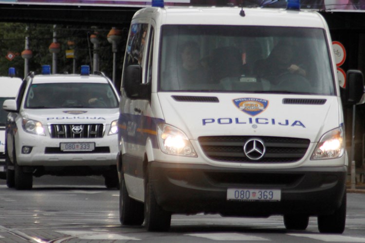 JEZIVI DETALJI UŽASA U HRVATSKOJ Napadač ušao u Dom za stare i počeo da puca: Petoro mrtvih, među njima i njegova majka
