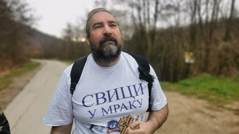 PODVIG DUG 600 KILOMETARA: Glumac i humanista krenuo na hodočašće do Ostroga za pomoć oboljeloj djeci (FOTO)