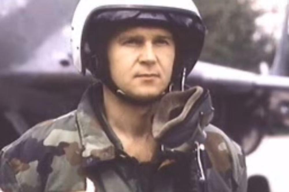 MAJKA GA JE MOLILA DA NE LETI Godišnjica smrti majora Zorana Radosavljevića: "Mi piloti moramo da spasavamo djecu" (FOTO/VIDEO)