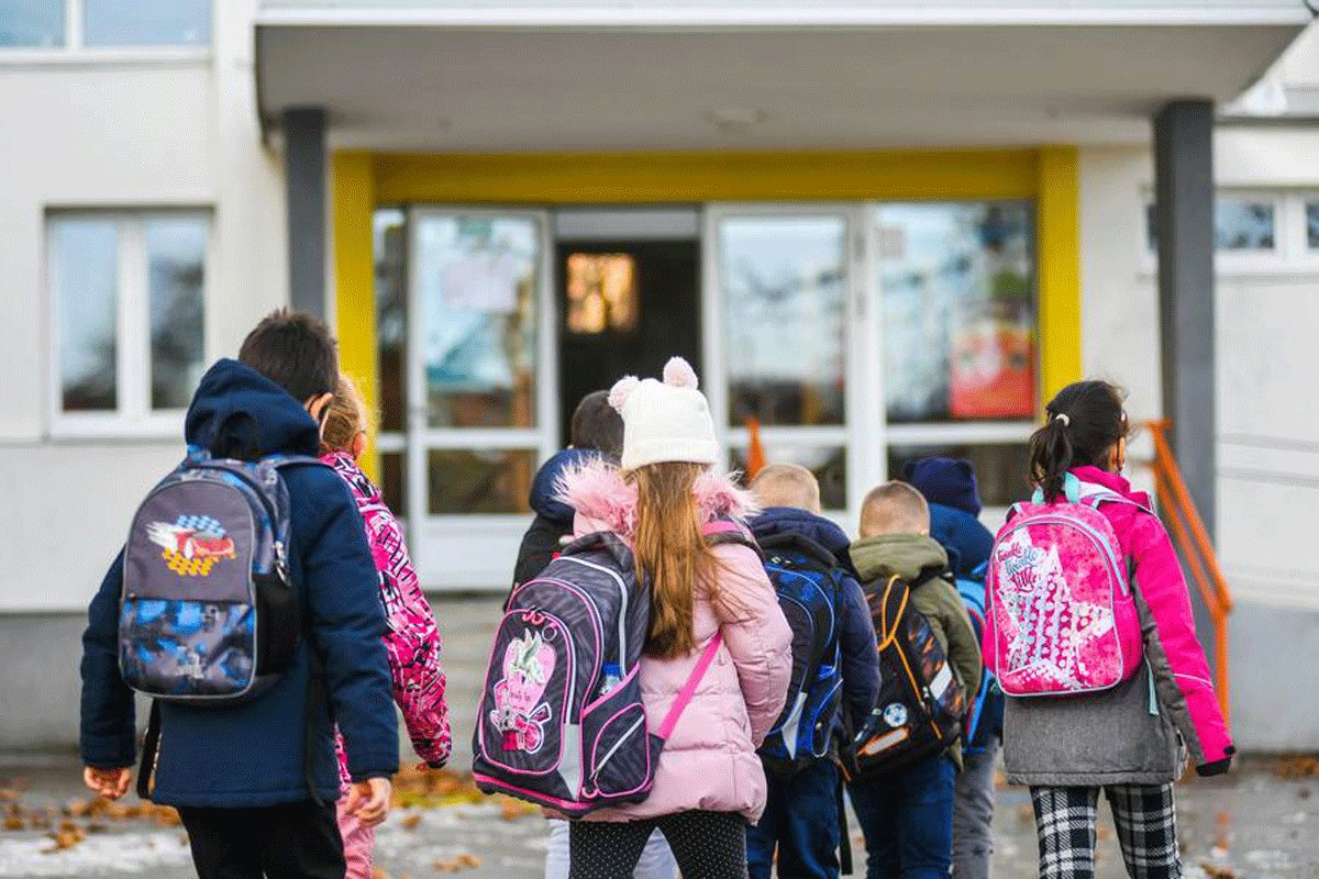 ĐACI U OSMOM RAZREDU NE ZNAJU SVA SLOVA Šokantni rezultati testa u osnovnoj školi u Beogradu