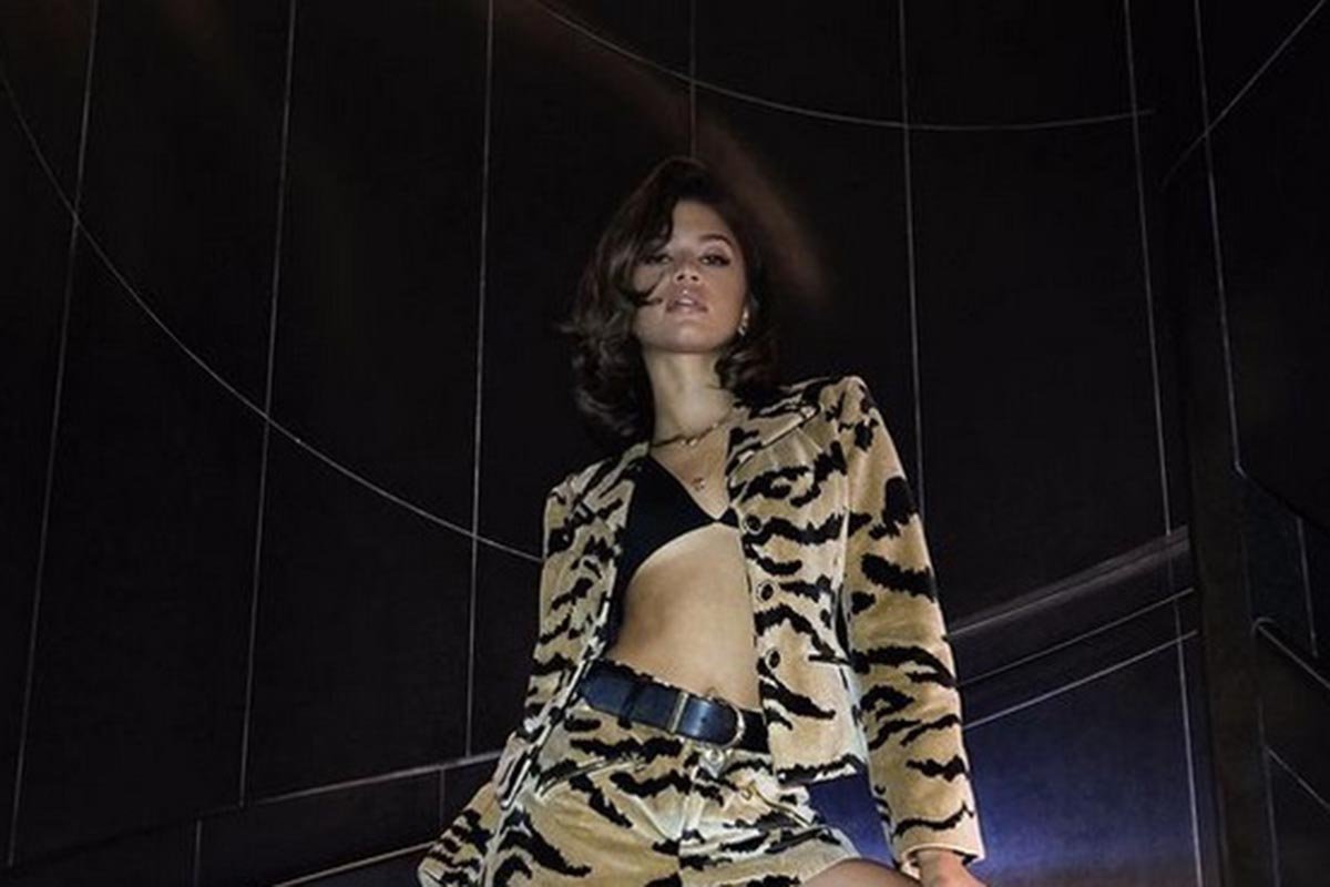 KOMBINACIJA KOJA NE BI PRISTAJALA BAŠ SVAKOME Zendaja mamila poglede na Nedjelji mode (FOTO)