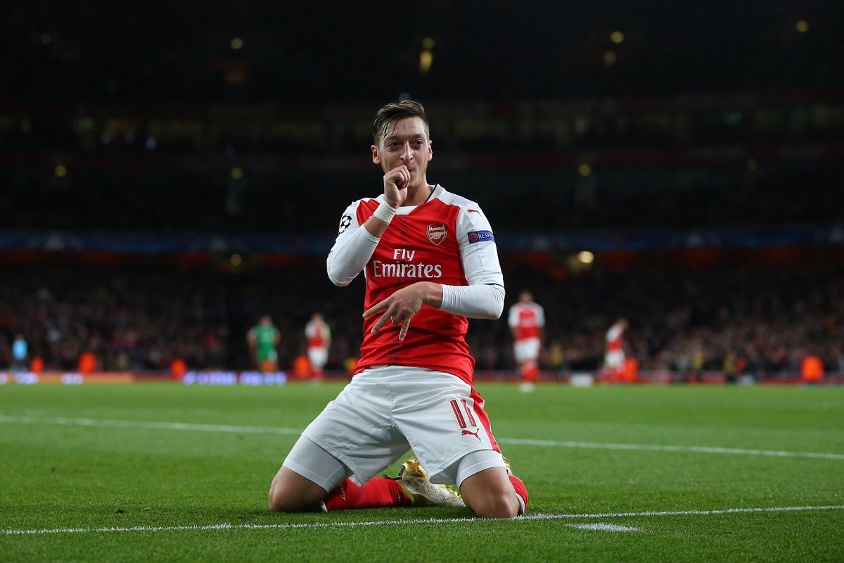 RADUJE SE SVEMU ŠTO GA ČEKA Mesut Ozil (34) završio igračku karijeru
