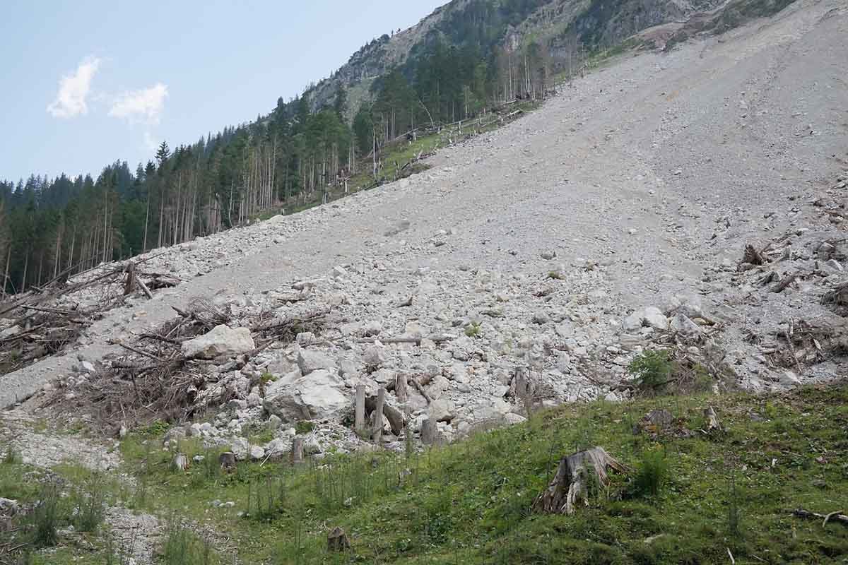 NAKON OBILNIH KIŠA Klizište u Ekvadoru, poginulo najmanje 16 ljudi