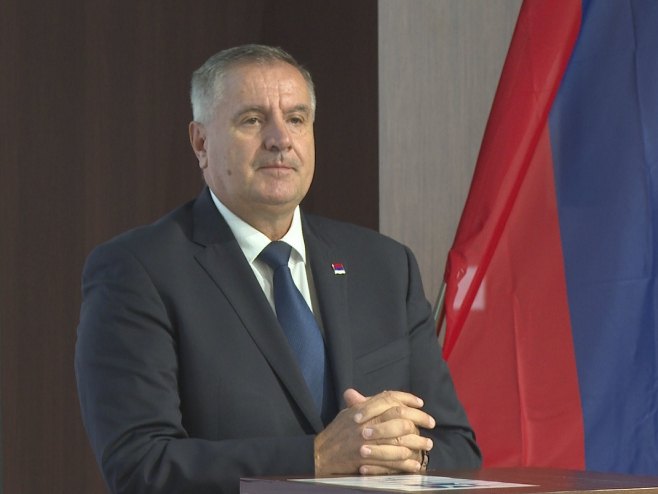 "Nikada, nigdje i ni pred kim ne treba ćutati" Višković o zločinima nad srpskim narodom
