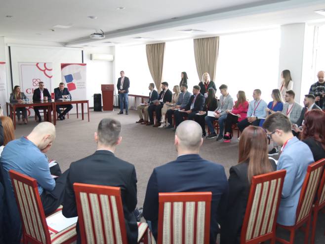 Dodik otvorio petu Školu novih lidera