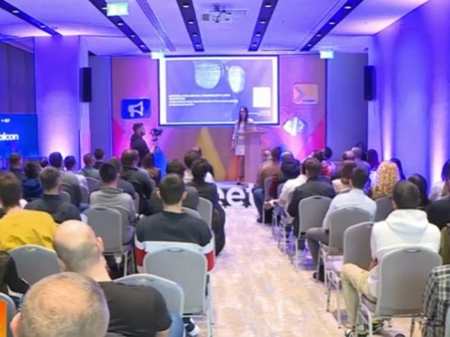 Da li smo svjesni svih opasnosti koje vrebaju na internetu? (VIDEO)