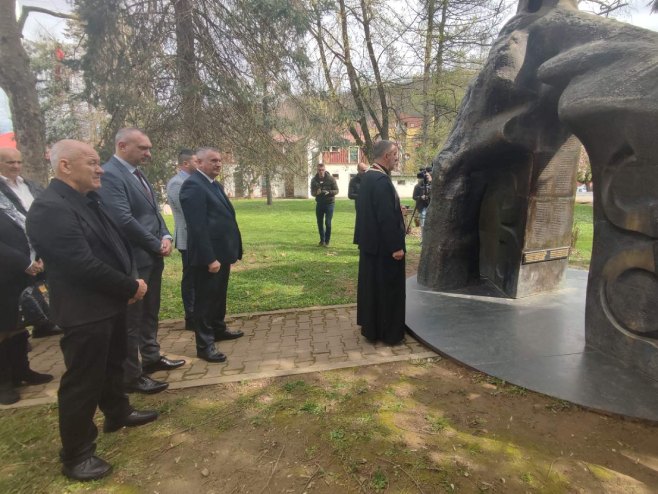 Milići obilježavaju Dan opštine; Višković položio vijenac palim srpskim borcima