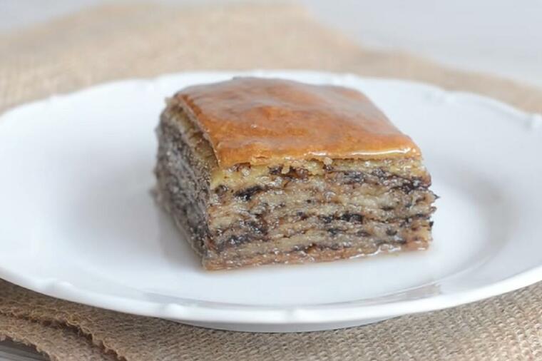 RECEPT ZA KOLAČ OD ORAHA SA DOMAĆIM KORAMA Orasnik je još ukusniji i sočniji od baklave