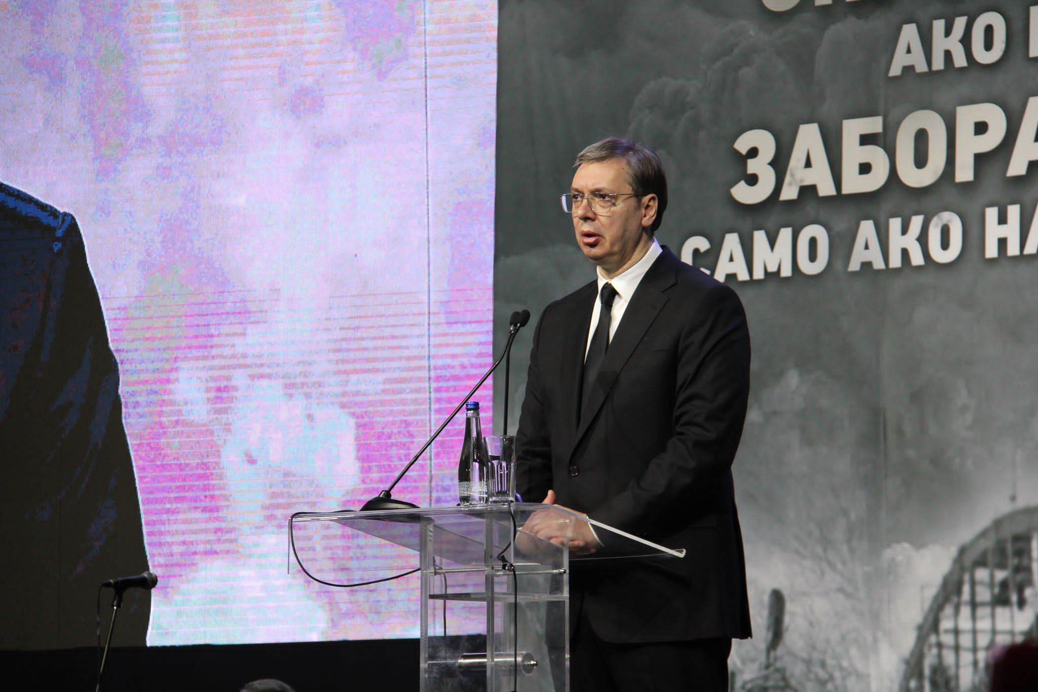 "UŽASNO JE, JEZIVA TRAGEDIJA..." Vučić obišao mjesta masakra u Beogradu i Mladenovcu: Nemam monopol na tugu i bol