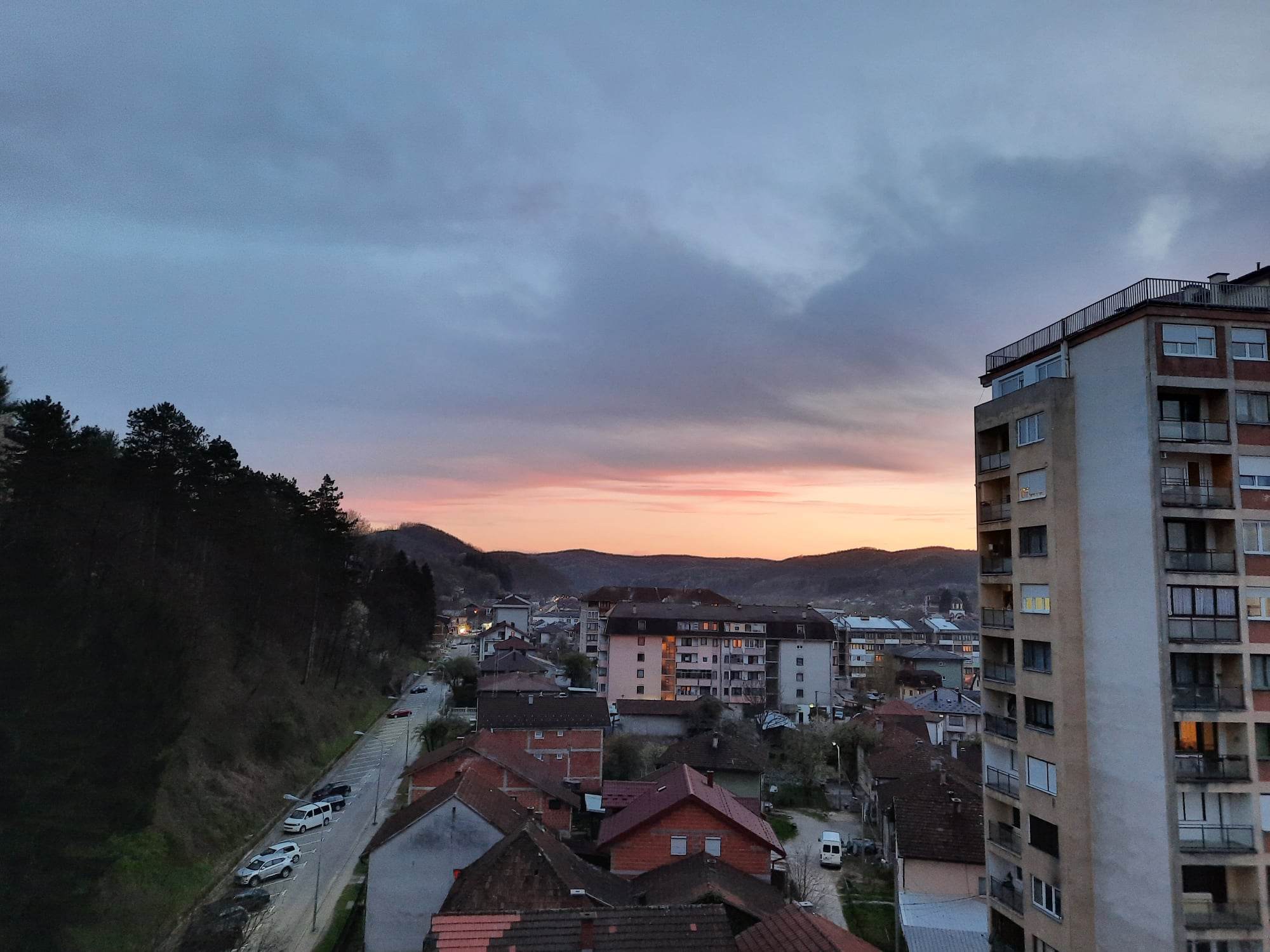 UŽAS U NOVOM GRADU Muškarac se ubio skočivši sa zgrade