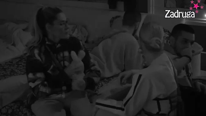 AFERA ''PILE'' DOBILA EPILOG! Ana se rasula u komade zbog jedne stvari, Žana i Matora je tješile (VIDEO)