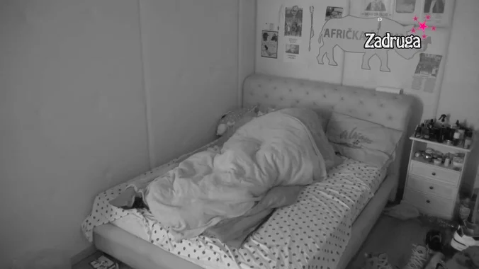 JORGAN NIJE MOGAO POKRITI SVU STRAST! Maja pokazala novu frizuru, pa razbudila Carevu prljavu maštu - počastila ga za "dobro jutro" (VIDEO)