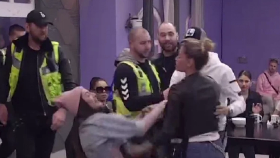 ANA NAPALA LJUBAVNICU SVOG MUŽA Isplivali skriveni kadrovi, obezbjeđenje hitno reagovalo (FOTO)