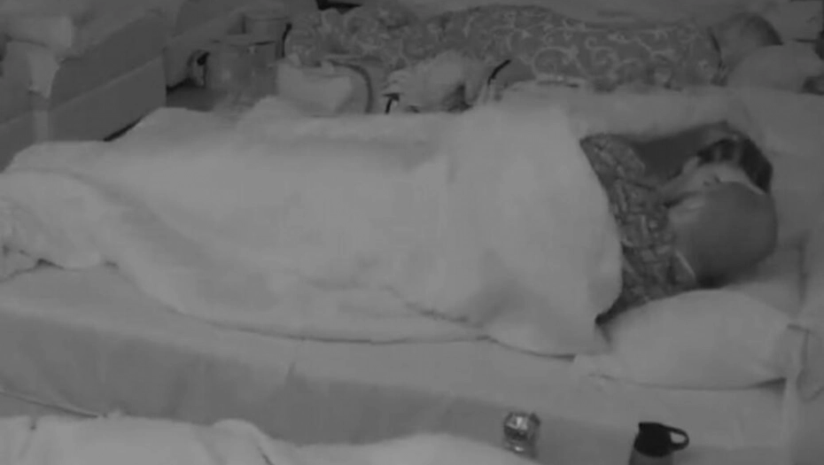 VRELA AKCIJA ZVEZDANA I ANĐELE PRED ANOM Ljubavnici dotaklo dno, gledaoci zgađeni, skandalozne scene bez imalo srama (VIDEO 18+)