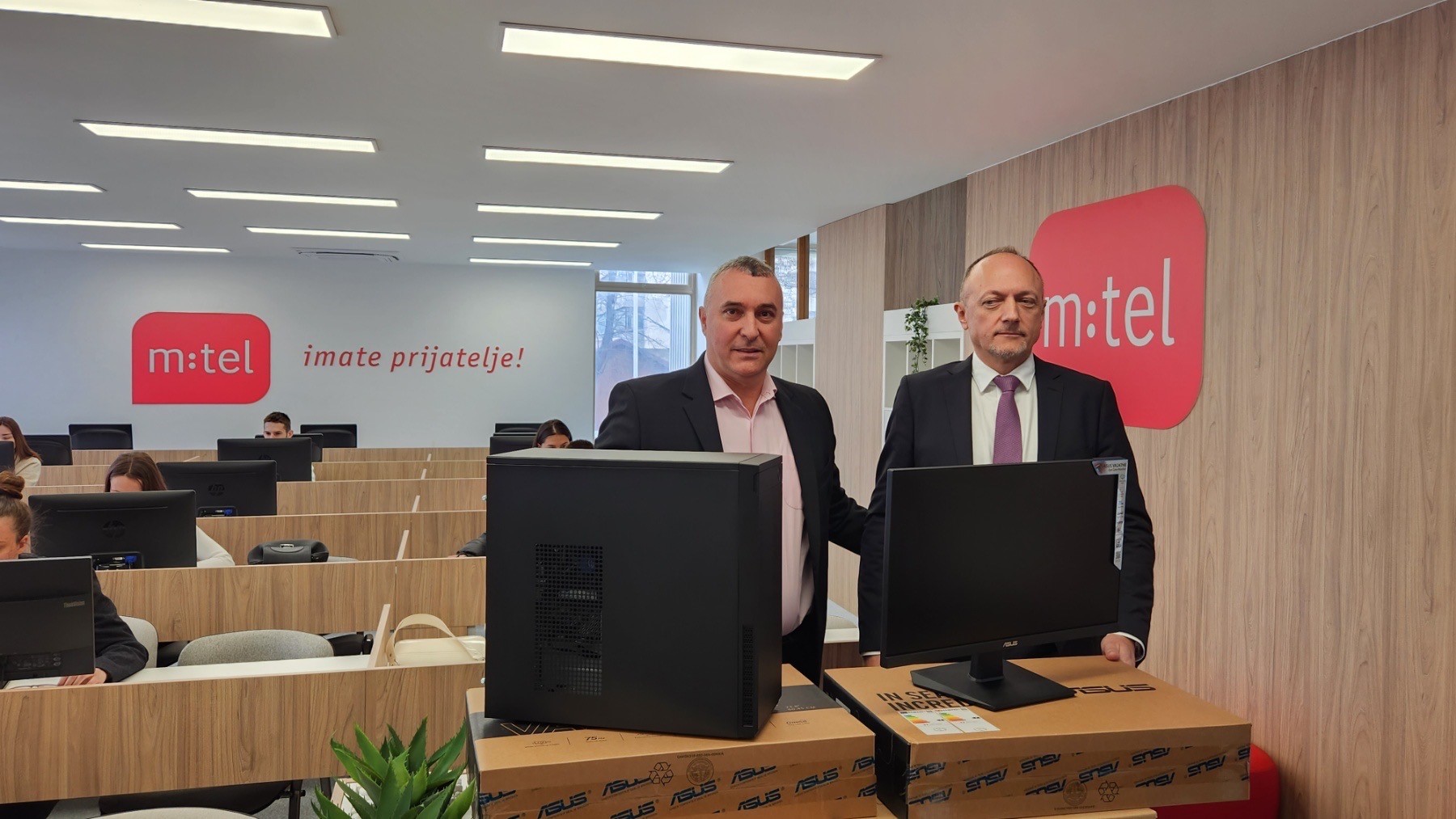 Donirani računari Elektrotehničkom fakultetu u Istočnom Sarajevu (FOTO)