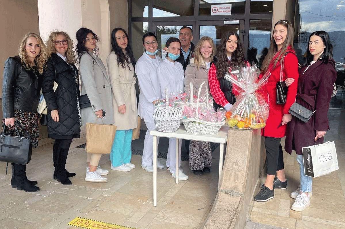 Buduće babice posjetile porodilje i uručile im darove