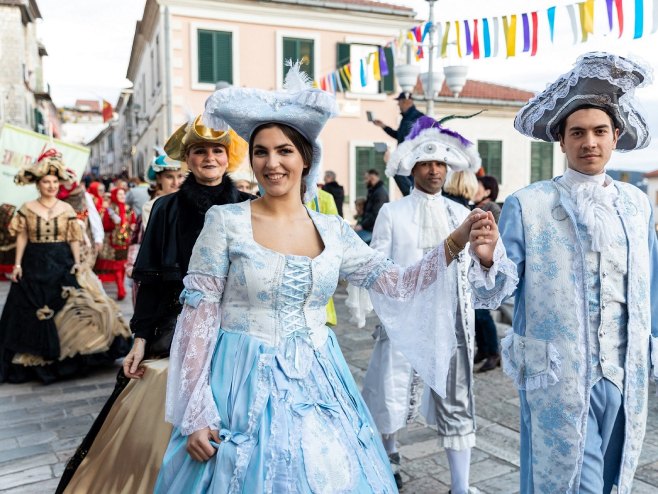 Karneval u Herceg Novom oborio rekord po broju učesnika i zemalja (FOTO)