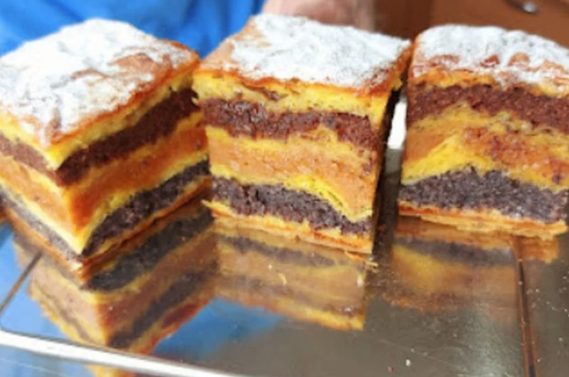 SLATKIŠ ZA DESETKU Pita sa makom, plazmom i jajima (VIDEO)