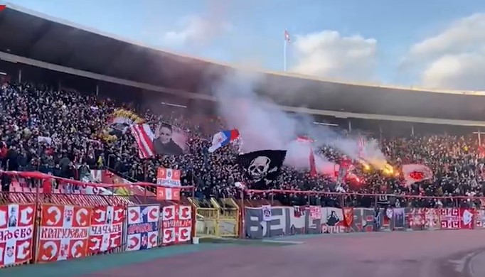 SRAMOTNA PROVOKACIJA NA "MARAKANI" Šta će šahovnica među navijačima Crne Gore? (FOTO)