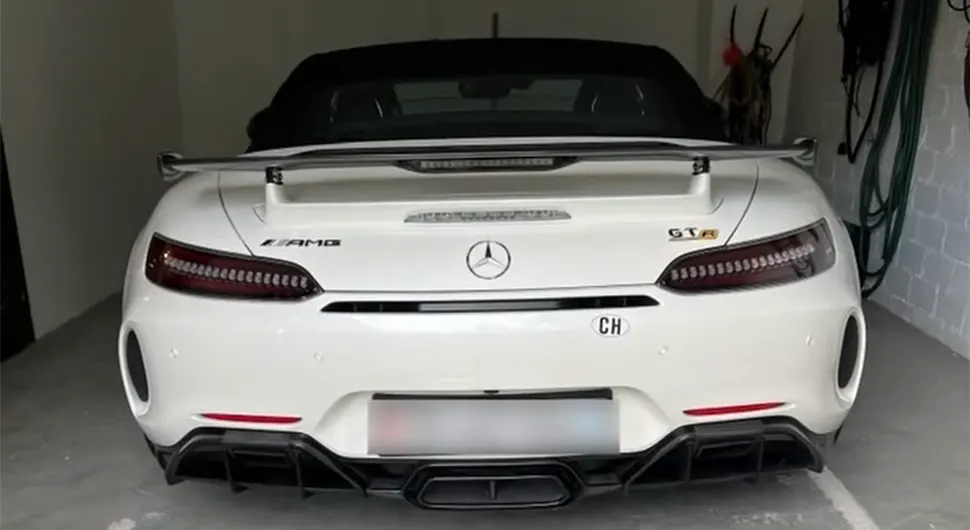 U Zagrebu 81-godišnjaku ukrali Mercedes proizveden u samo 750 primjeraka (VIDEO)