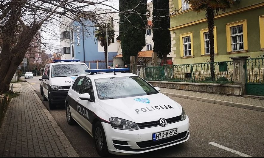 DRAMA U BIHAĆU Muškarac izboden na benzinskoj pumpi, bore mu se za život