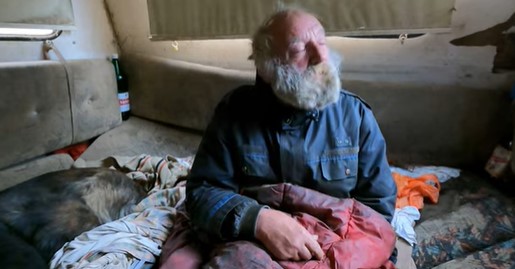 ZENIČANIN PRKOSI MINUSU Žarko Hrgić petnaest zima bez vatre i šporeta