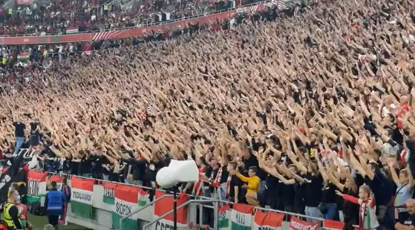 Uprkos upozorenju UEFA, na stadionu dozvoljene sporne zastave Velike Mađarske, na kojoj su dijelovi Srbije