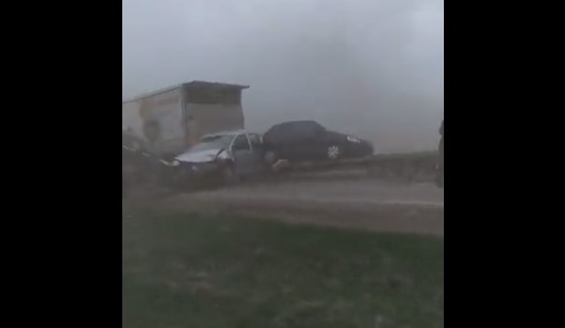 PJEŠČANA OLUJA U SUBOTICI Lančani sudar 14 vozila, scene kao iz filmova (VIDEO)