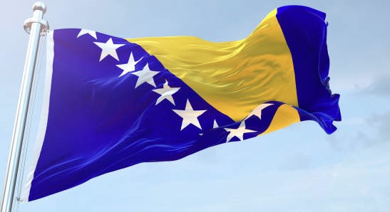 ŠKIPINA DAVIO BITANGU, ZEKO RAZVAĐAO Skandal u Ambasadi BiH: Potukla se dva službenika, razdvajao ih ambasador (FOTO)