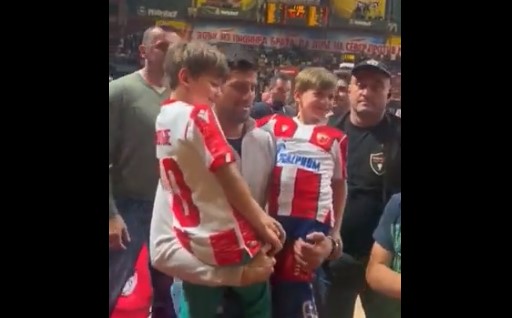 Đoković gledao trijumf Zvezde, pa usrećio mališane (VIDEO)