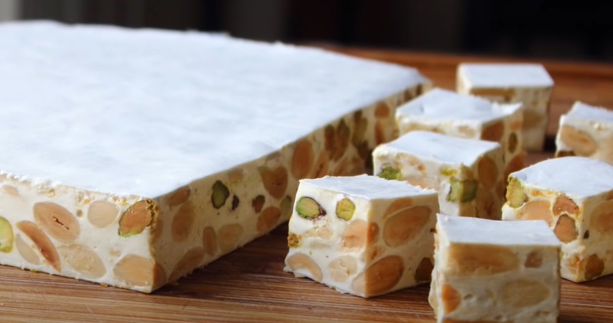 OVAJ KOLAČ ITALIJANKE PRAVE MUŠKARCU KOJEG ŽELE DA ZAVEDU Torrone je hrskavo zadovoljstvo bez mane