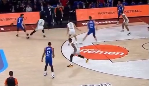 OGROMAN KORAK KA ZACRTANOM CILJU Partizan razbio Efes, Top 8 kuca na vrata