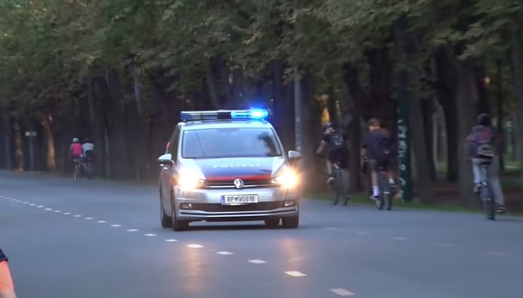 HTJELA JE DA POBIJE ŠTO VIŠE “NEVJERNIKA” Crnogorka (14) planirala masakr u Gracu, policija našla sjekiru i nož