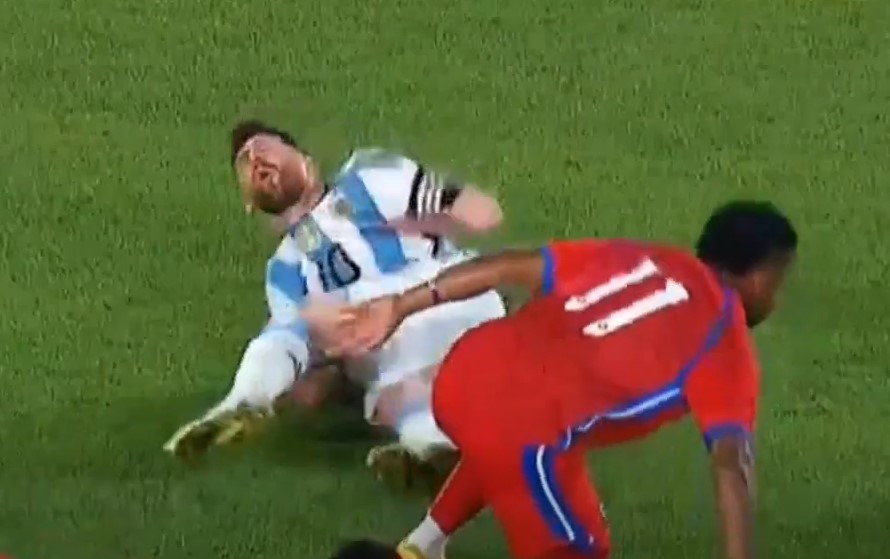 Brutalan start nad Mesijem umalo doveo do teže povrede (VIDEO)