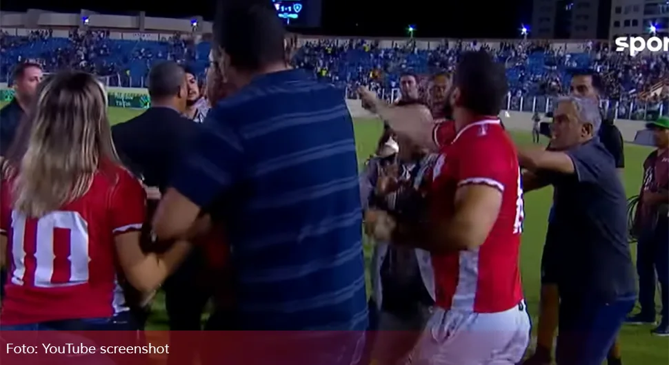 RAZBIJENE I KRVAVE GLAVE: Došlo do masovne tuče tokom utakmice (VIDEO)